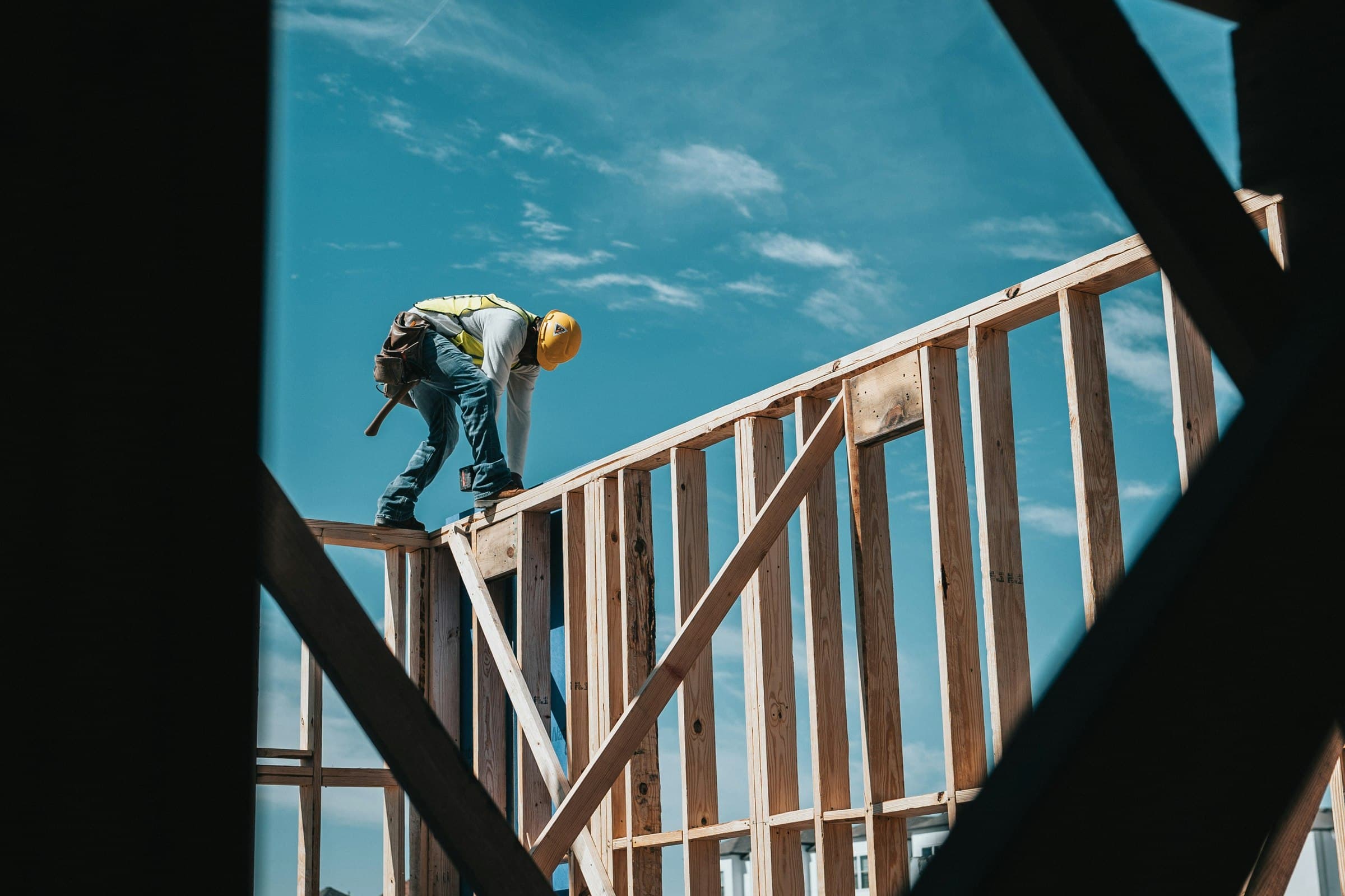 TradeBuilt — contractor team briefing on a job site